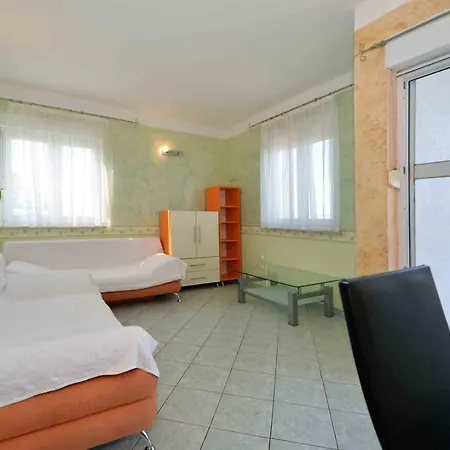 Simon Apartment