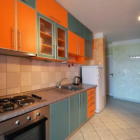 Simon Apartment *